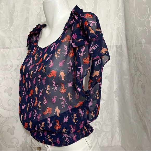 Charlotte Sheer Navy High Heel Motif Cap SleeveTop - Picture 4 of 8